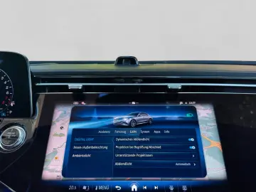 MERCEDES-BENZ E 300 e AMG Pano Superscreen Sitzklima…