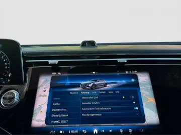 MERCEDES-BENZ E 300 e AMG Pano Superscreen Sitzklima…
