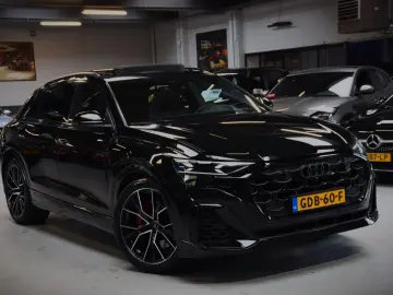 AUDI Q8 55 TFSI e quattro RS Sitze Panorama Facelift
