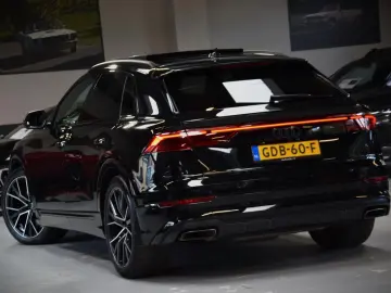 AUDI Q8 55 TFSI e quattro RS Sitze Panorama Facelift