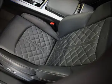 AUDI Q8 55 TFSI e quattro RS Sitze Panorama Facelift