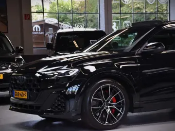 AUDI Q8 55 TFSI e quattro RS Sitze Panorama Facelift