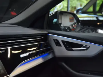 AUDI Q8 55 TFSI e quattro RS Sitze Panorama Facelift