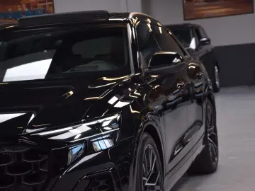 AUDI Q8 55 TFSI e quattro RS Sitze Panorama Facelift