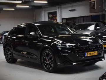 AUDI Q8 55 TFSI e quattro RS Sitze Panorama Facelift