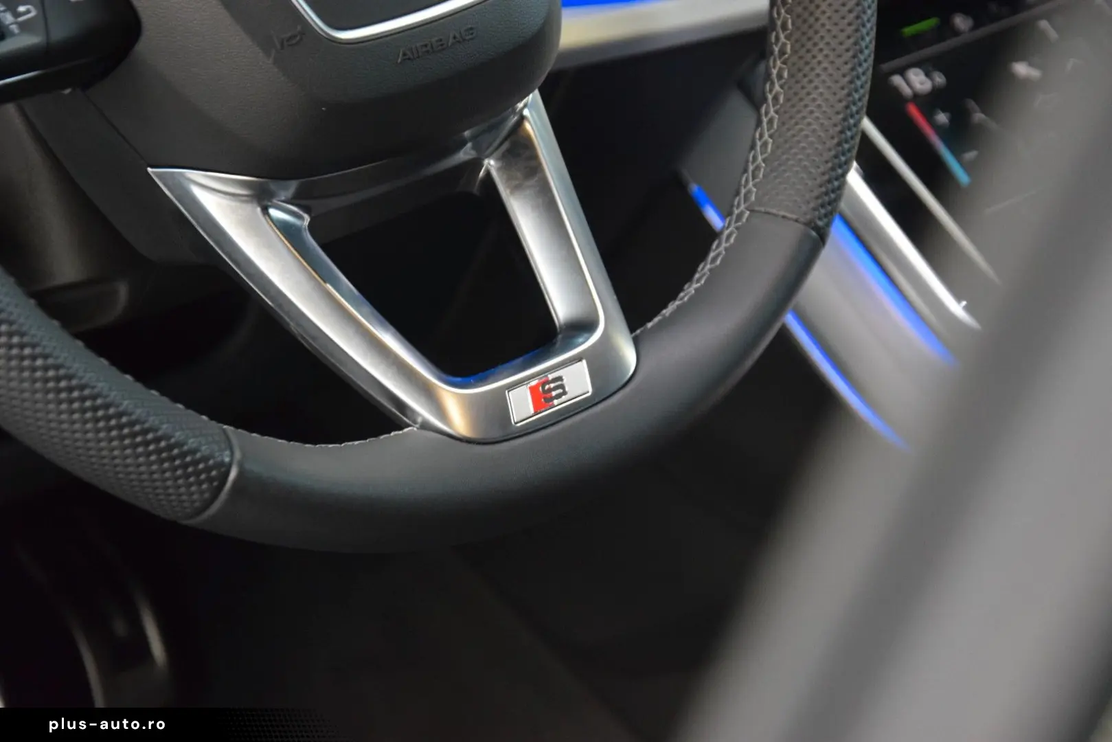 AUDI Q8 55 TFSI e quattro RS Sitze Panorama Facelift