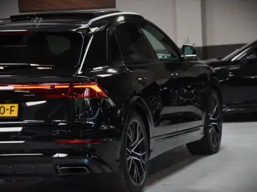 AUDI Q8 55 TFSI e quattro RS Sitze Panorama Facelift