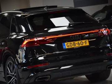 AUDI Q8 55 TFSI e quattro RS Sitze Panorama Facelift