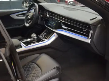 AUDI Q8 55 TFSI e quattro RS Sitze Panorama Facelift