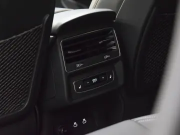 AUDI Q8 55 TFSI e quattro RS Sitze Panorama Facelift