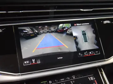 AUDI Q8 55 TFSI e quattro RS Sitze Panorama Facelift