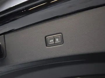 AUDI Q8 55 TFSI e quattro RS Sitze Panorama Facelift