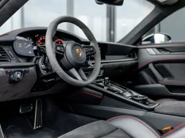 PORSCHE 992 3.0 Carrera 4 GTS - BTW   Sport Chrono     P