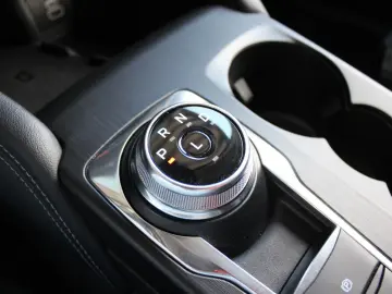 FORD Kuga Plug-In Hybrid Active X AHK ACC LED
