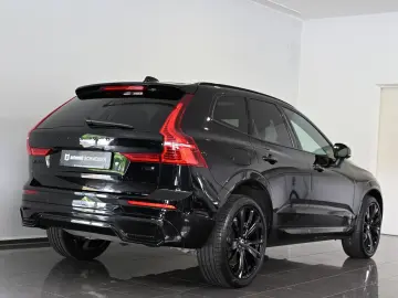 VOLVO XC60 T8 Plug-In Hybrid AWD Black Edition AHK