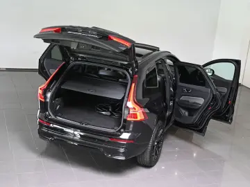 VOLVO XC60 T8 Plug-In Hybrid AWD Black Edition AHK