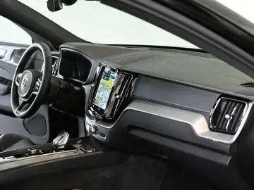 VOLVO XC60 T8 Plug-In Hybrid AWD Black Edition AHK