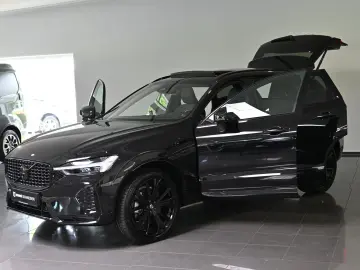 VOLVO XC60 T8 Plug-In Hybrid AWD Black Edition AHK