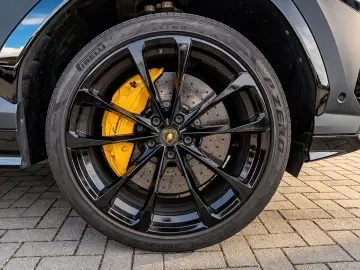 LAMBORGHINI MatteFolierung B&O PANO MASSAGE LIFT 23  KERAMIK