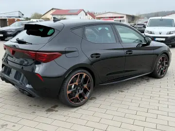 CUPRA Leon VZ Extreme 2.0 TSI   325 CP • PANO • MATRIX LED