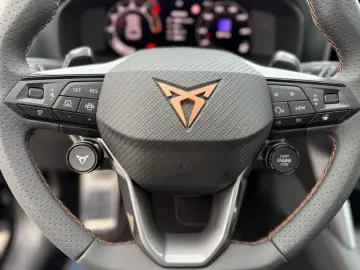 CUPRA Leon VZ Extreme 2.0 TSI   325 CP • PANO • MATRIX LED