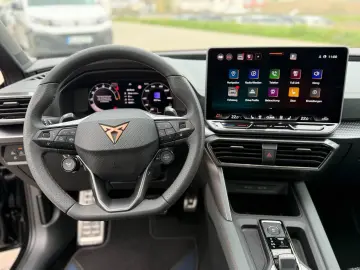 CUPRA Leon VZ Extreme 2.0 TSI   325 CP • PANO • MATRIX LED