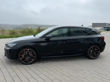 CUPRA Leon VZ Extreme 2.0 TSI   325 CP • PANO • MATRIX LED