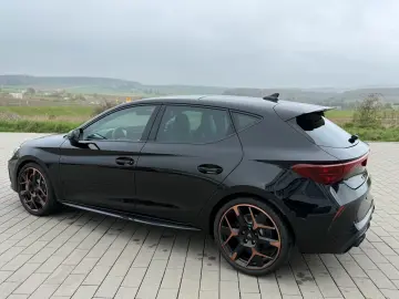 CUPRA Leon VZ Extreme 2.0 TSI   325 CP • PANO • MATRIX LED