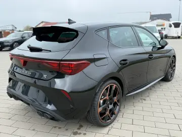 CUPRA Leon VZ Extreme 2.0 TSI   325 CP • PANO • MATRIX LED