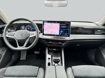 Volkswagen Passat Variant Elegance 2 0 l TDI SCR DSG