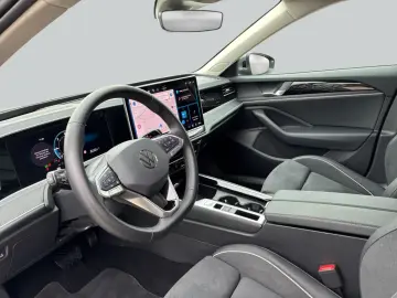 Volkswagen Passat Variant Elegance 2 0 l TDI SCR DSG