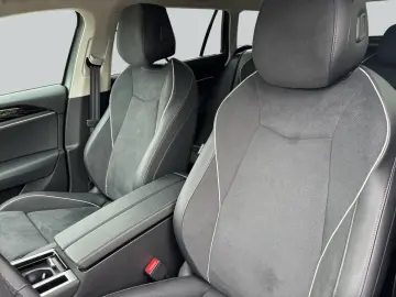 Volkswagen Passat Variant Elegance 2 0 l TDI SCR DSG