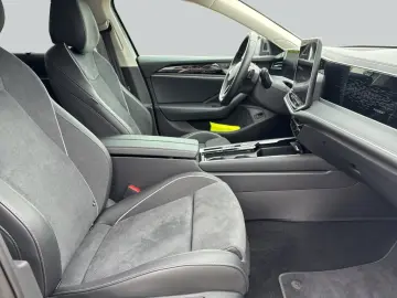 Volkswagen Passat Variant Elegance 2 0 l TDI SCR DSG