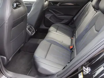Volkswagen Passat Variant 2.0 TSI  R-Line  4M DSG Navi