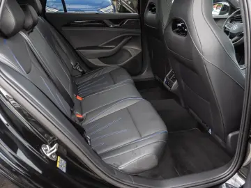 Volkswagen Passat Variant 2.0 TSI  R-Line  4M DSG Navi