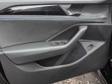 Volkswagen Passat Variant 2.0 TSI  R-Line  4M DSG Navi
