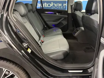 Volkswagen Passat Variant Elegance AHK ACC DCC Pano