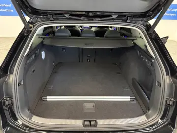Volkswagen Passat Variant Elegance AHK ACC DCC Pano