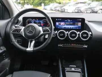 Mercedes-Benz GLA 220 4M Progressive Advanced