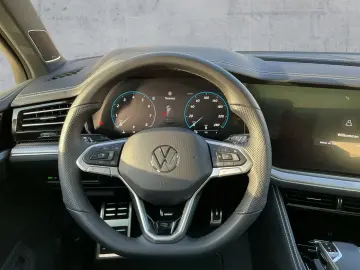 VW Touareg 3.0 TSI 4M R-LINE 5JG AHK PANO LUFT 360