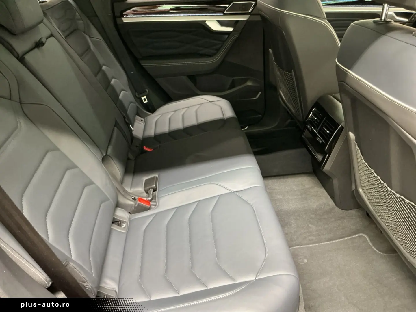 VW Touareg în leasing operațional MOOV