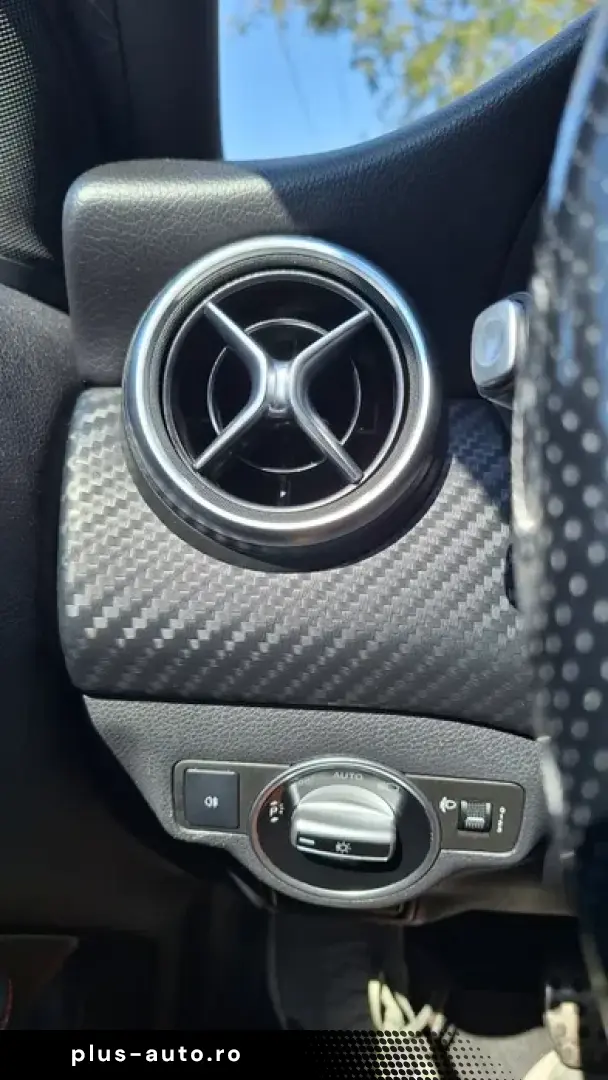Mercedes AMG. automat  padele volan  parcheaza singura