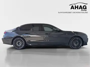 BMW 740d xDrive M SPORT FondEnt SkyL StHz DAPro