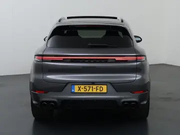 PORSCHE Cayenne 3.0 E-Hybrid   luftfederung   Sport-Uitl