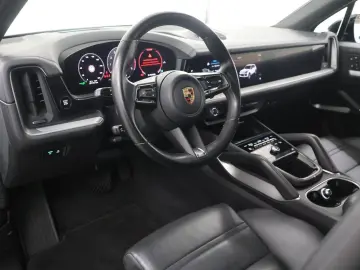 PORSCHE Cayenne 3.0 E-Hybrid   luftfederung   Sport-Uitl
