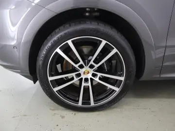 PORSCHE Cayenne 3.0 E-Hybrid   luftfederung   Sport-Uitl