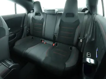 MERCEDES-BENZ CLA 250 e AMG Distronic LED