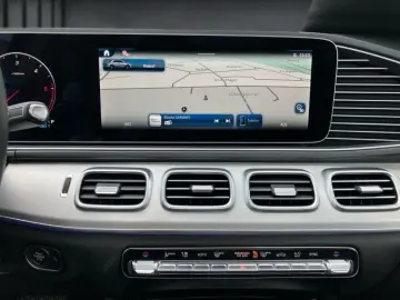 MERCEDES-BENZ GLE 300 d 4M AHK Pano MultiLED Kamera CarPlay