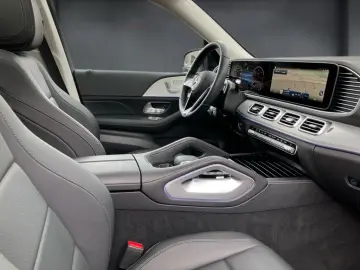 MERCEDES-BENZ GLE 300 d 4M AHK Pano MultiLED Kamera CarPlay