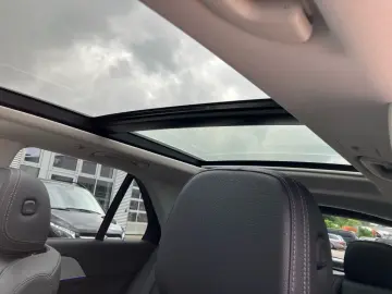 MERCEDES-BENZ GLE 300 d 4M AHK Pano MultiLED Kamera CarPlay
